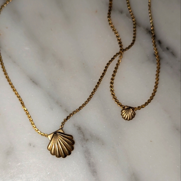 Childs Seashell Set - Necklace+ Bracelet Goldtone - Picture 3 of 8